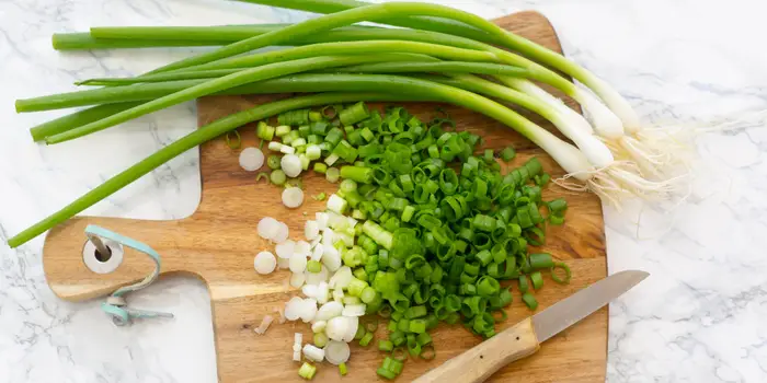 The Differences Between Scallions and Green Onions